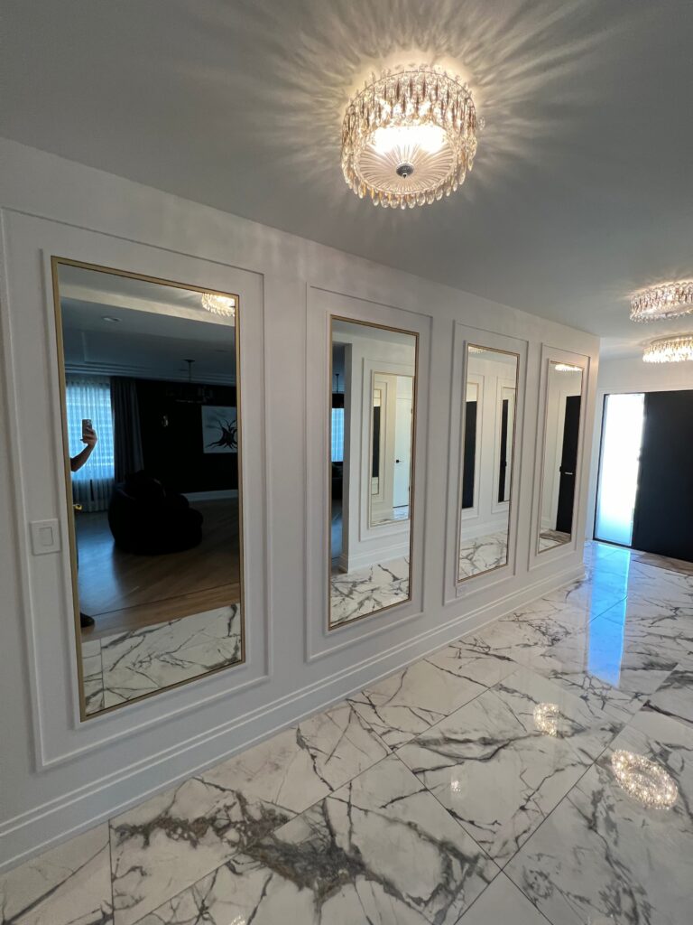 blonder hallway
