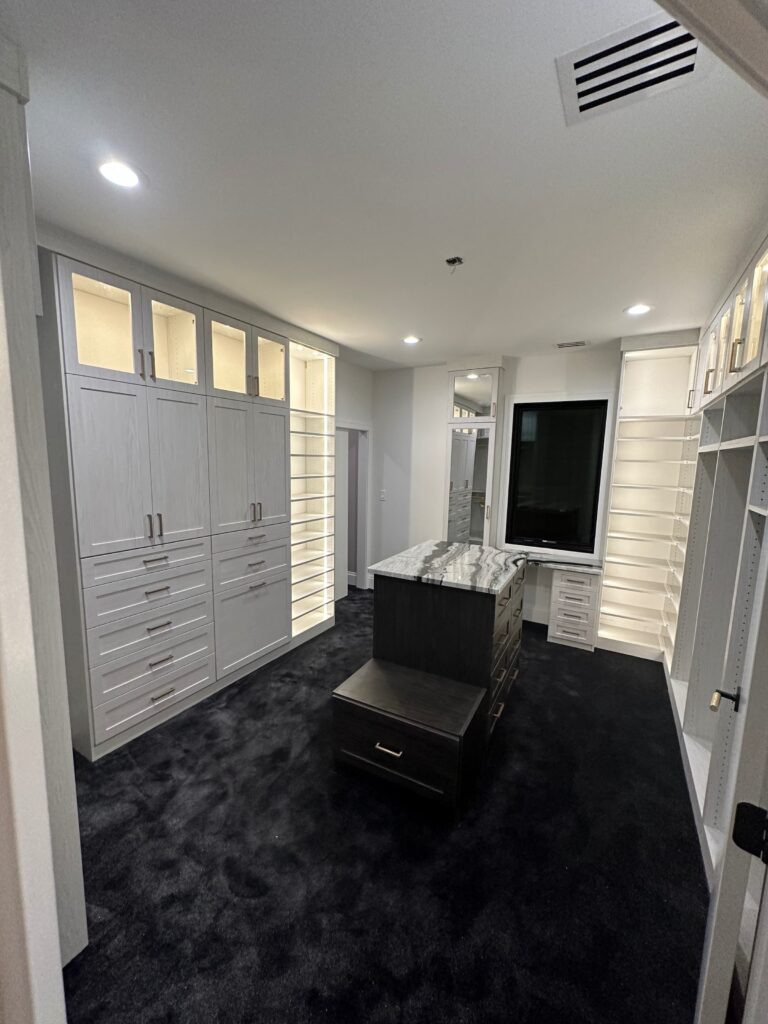 blonder closet