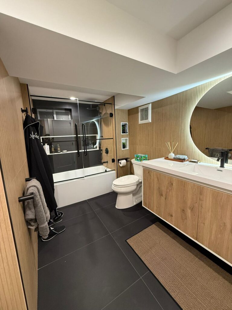 Akiva bathroom